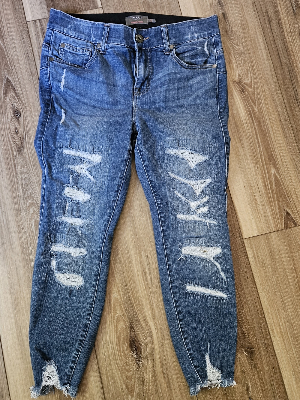 Torrid Bombshell Skinny Distressed Women's Cropped Blue Jeans Sz 10xs